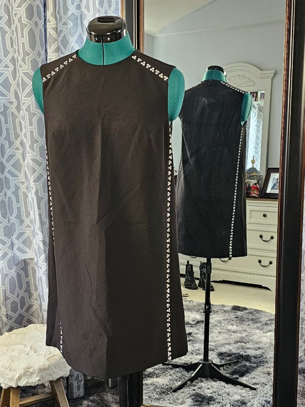Adrianna Papell Beaded Stud Sheath Dress – Size 2P, NWT